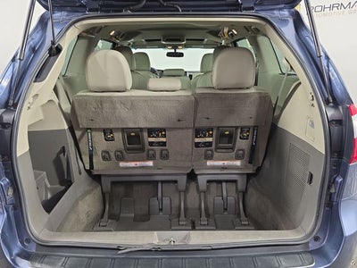 2015 Toyota Sienna XLE 8 Passenger