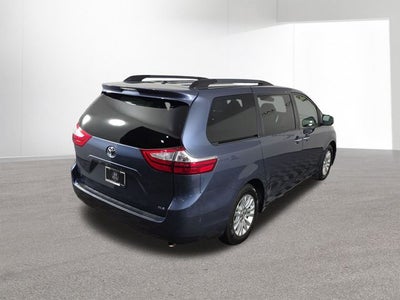 2015 Toyota Sienna XLE 8 Passenger