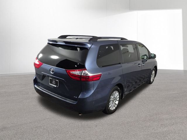 2015 Toyota Sienna XLE 8 Passenger