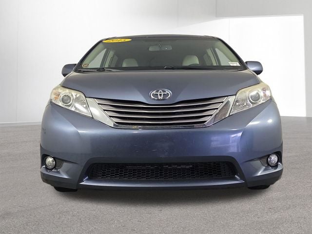 2015 Toyota Sienna XLE 8 Passenger