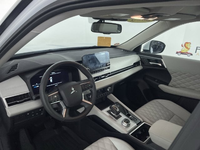 2025 Mitsubishi Outlander PHEV SEL
