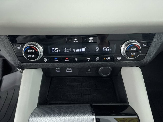 2025 Mitsubishi Outlander PHEV SEL