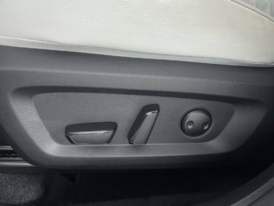 2025 Mitsubishi Outlander PHEV SEL